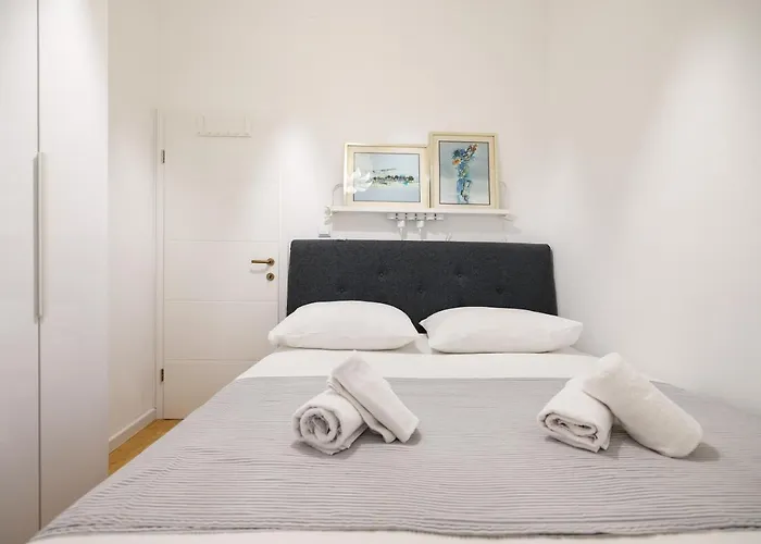 Iadra Apartment In City Center